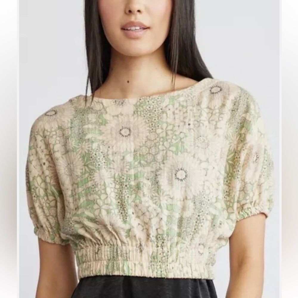 Self contrast Meredith crop top